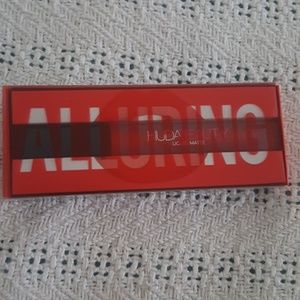 Huda Liquid Matte Alluring NIB